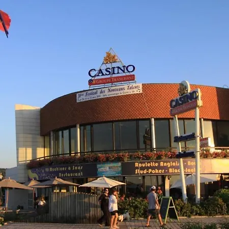 Le Villers-cosy Hyper Centre-wifi-50m Plage !! 滨海维莱